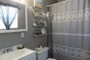 5016 Creekmont Dr, Houston, TX 77091 - Photo 18