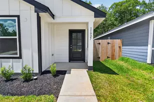11927 Detar Ct, Willis, TX 77378 - Photo 4