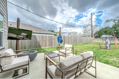 2015 Avenue H, Danbury, TX 77534 - Photo 26