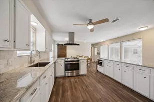 3019 Triway Ln, Houston, TX 77043 - Photo 6