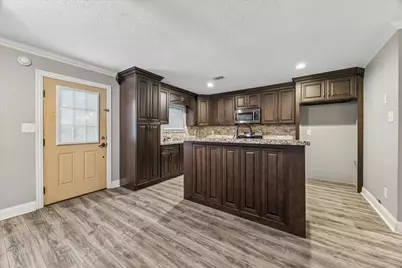 601 W Cleveland Street, Baytown, TX 77520 - Photo 12