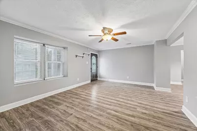 601 W Cleveland Street, Baytown, TX 77520 - Photo 6