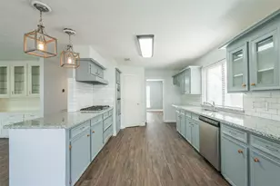 11902 Brook Meadows Ln, Meadows Place, TX 77477 - Photo 12