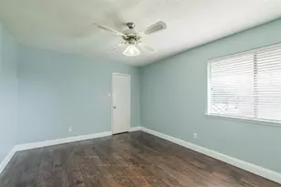 11902 Brook Meadows Ln, Meadows Place, TX 77477 - Photo 14