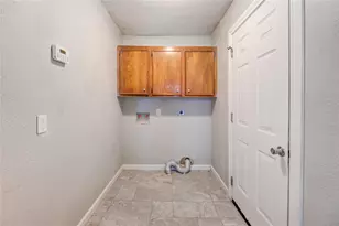 7306 Cottonwood Dr, Baytown, TX 77521 - Photo 12