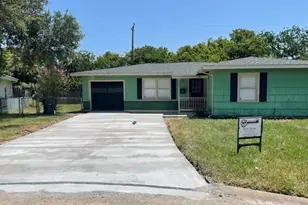 14 Gulf Ln, Galveston, TX 77550 - Photo 1
