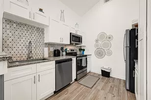 911 13th St, San Leon, TX 77539 - Photo 6
