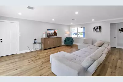 6111 Shadow Crest Street, Houston, TX 77074 - Photo 4