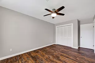 402 Christina Ln, Friendswood, TX 77546 - Photo 36