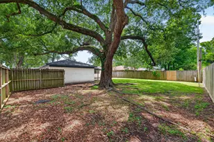 402 Christina Ln, Friendswood, TX 77546 - Photo 38