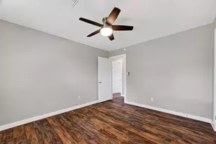 402 Christina Ln, Friendswood, TX 77546 - Photo 30