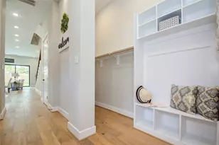 110 E 28th St, Houston, TX 77008 - Photo 22