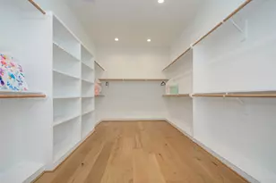 110 E 28th St, Houston, TX 77008 - Photo 16