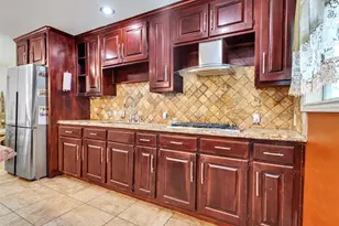 7923 Glenview Dr, Houston, TX 77061 - Photo 6