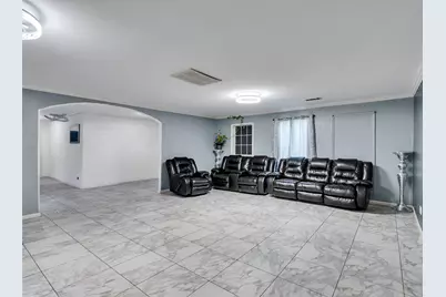7923 Glenview Drive, Houston, TX 77061 - Photo 4