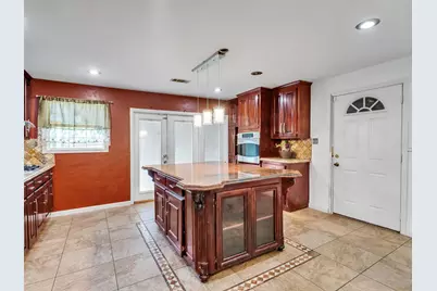 7923 Glenview Drive, Houston, TX 77061 - Photo 8