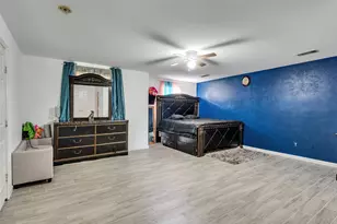 7923 Glenview Dr, Houston, TX 77061 - Photo 10