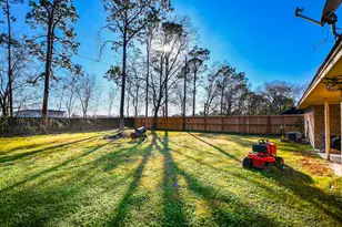 68 Alexander Ct, Angleton, TX 77515 - Photo 2