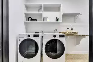 2523 Watts St, Houston, TX 77030 - Photo 40