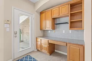 2411 Clippers Square, Houston, TX 77058 - Photo 14