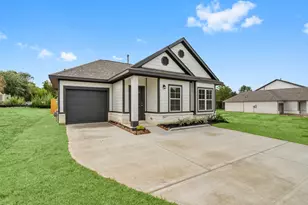 11880 E Gate Dr, Willis, TX 77318 - Photo 2