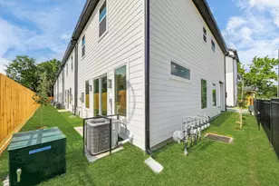 2432 Harrington St, Houston, TX 77026 - Photo 38