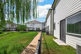 5912 Haring Ln, Houston, TX 77091 - Photo 2