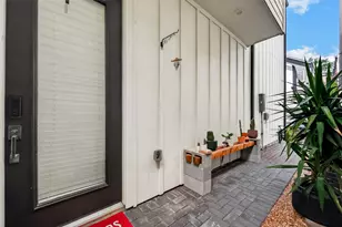 5912 Haring Ln, Houston, TX 77091 - Photo 2