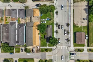 801 W 22nd St, Houston, TX 77008 - Photo 2
