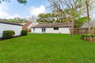 6027 Valkeith Drive, Houston, TX 77096 - Photo 32