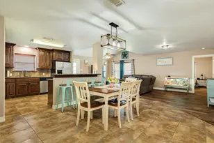 6108 Fox Ridge Dr, Angleton, TX 77515 - Photo 6