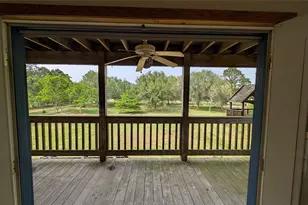 2567 Avenue D, Dickinson, TX 77539 - Photo 20