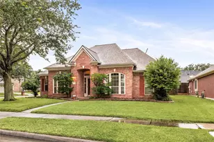 4903 Cedar Cove Dr, Baytown, TX 77521 - Photo 2