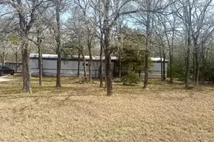 825 Mallard Dr, Caldwell, TX 77836 - Photo 2