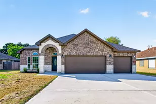 710 Hackberry St, La Marque, TX 77568 - Photo 1