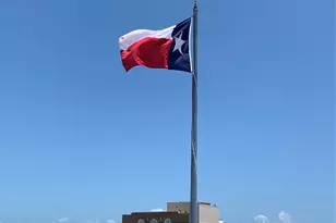 415 Kempner St, Galveston, TX 77550 - Photo 32