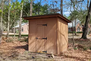 6910 Windcrest Estates Ct, Magnolia, TX 77354 - Photo 32