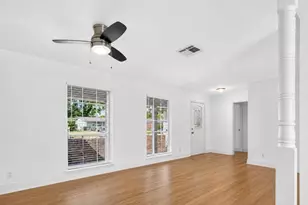 6717 Sharpcrest St, Houston, TX 77074 - Photo 2
