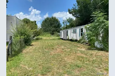 1615 1st Street, Hempstead, TX 77445 - Photo 2