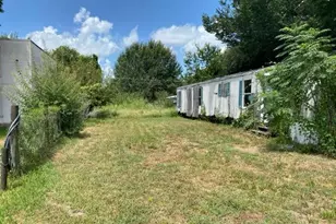 1615 1st St, Hempstead, TX 77445 - Photo 2