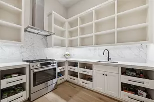 1619 Lynnview Dr, Houston, TX 77055 - Photo 18