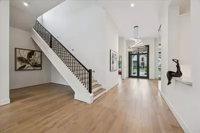 1619 Lynnview Drive, Houston, TX 77055 - Photo 4