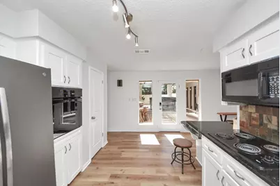 155 Springs Edge Drive N, Conroe, TX 77356 - Photo 18