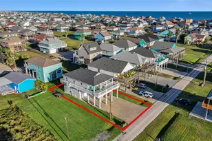 972 Pelican Ln, Crystal Beach, TX 77650 - Photo 2