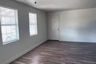 201 Eastwood St #1, Houston, TX 77011 - Photo 18