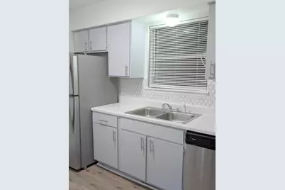 4027 Briarglen Drive, Dickinson, TX 77539 - Photo 4