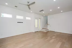 310 Cyclamen St, Houston, TX 77018 - Photo 4