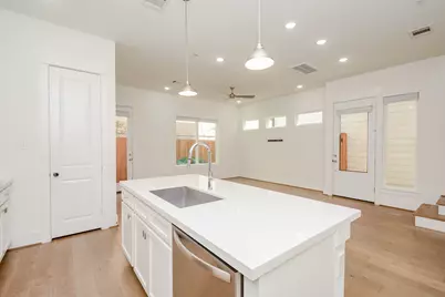 310 Cyclamen Street, Houston, TX 77018 - Photo 12