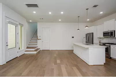 310 Cyclamen Street, Houston, TX 77018 - Photo 6