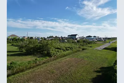 170 Ocean Sand, Crystal Beach, TX 77650 - Photo 4